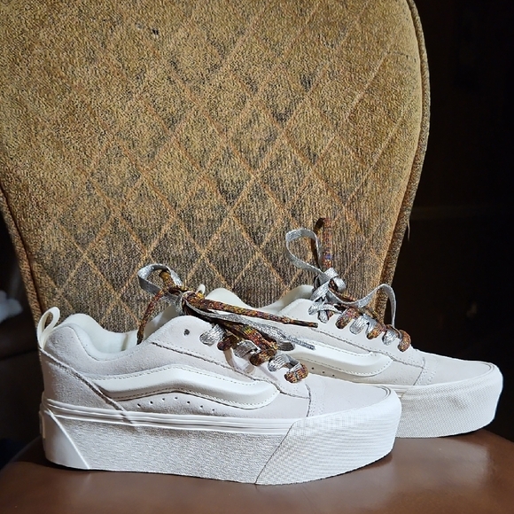 Vans Knu Stack Lace Up Low Top Chunky Platform Sneakers Shoes Cream Suede NWOB - Picture 1 of 6